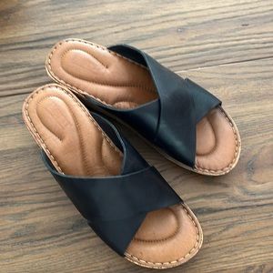 Born ladies sandals. Size 9.5